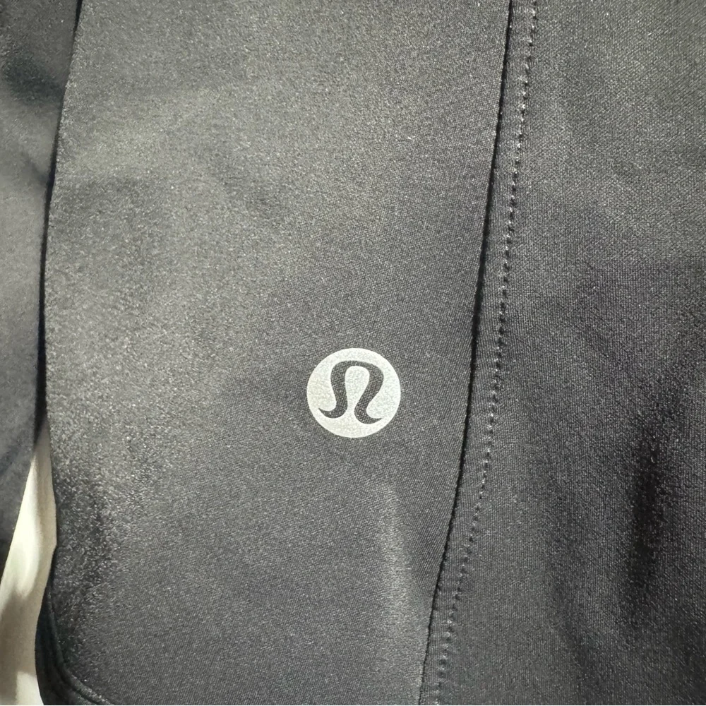 Lululemon Bold Move Zip Up Hooded Jacket Nulu Fabric Size 8 - Picture 4 of 15